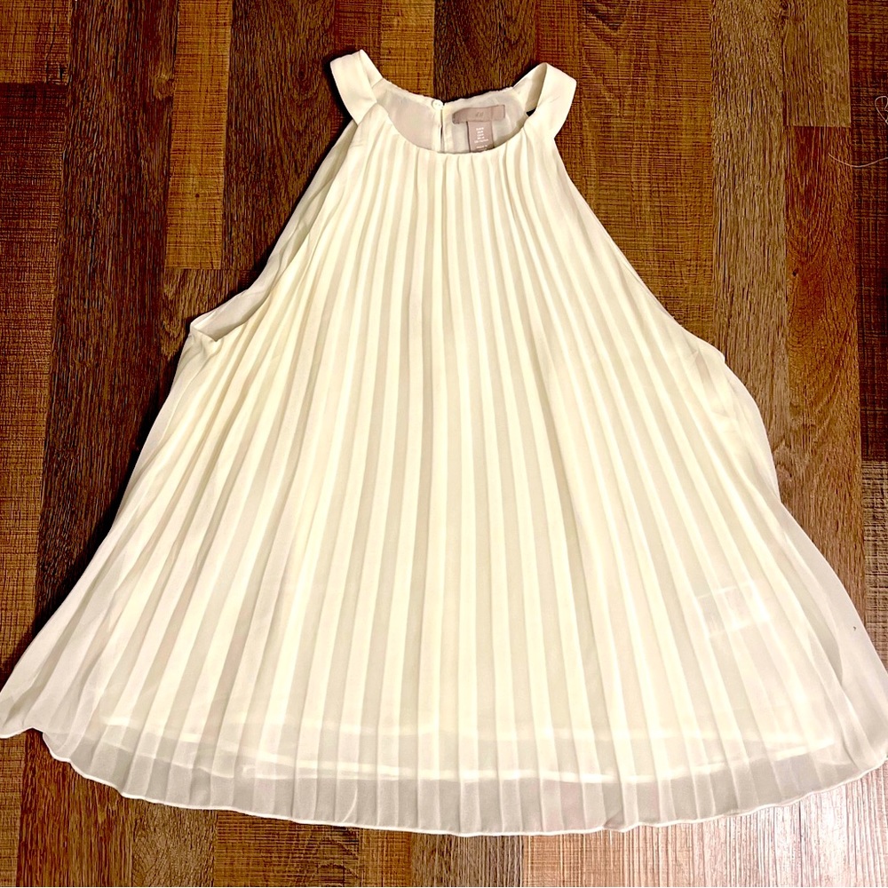H&M pleated sleeveless